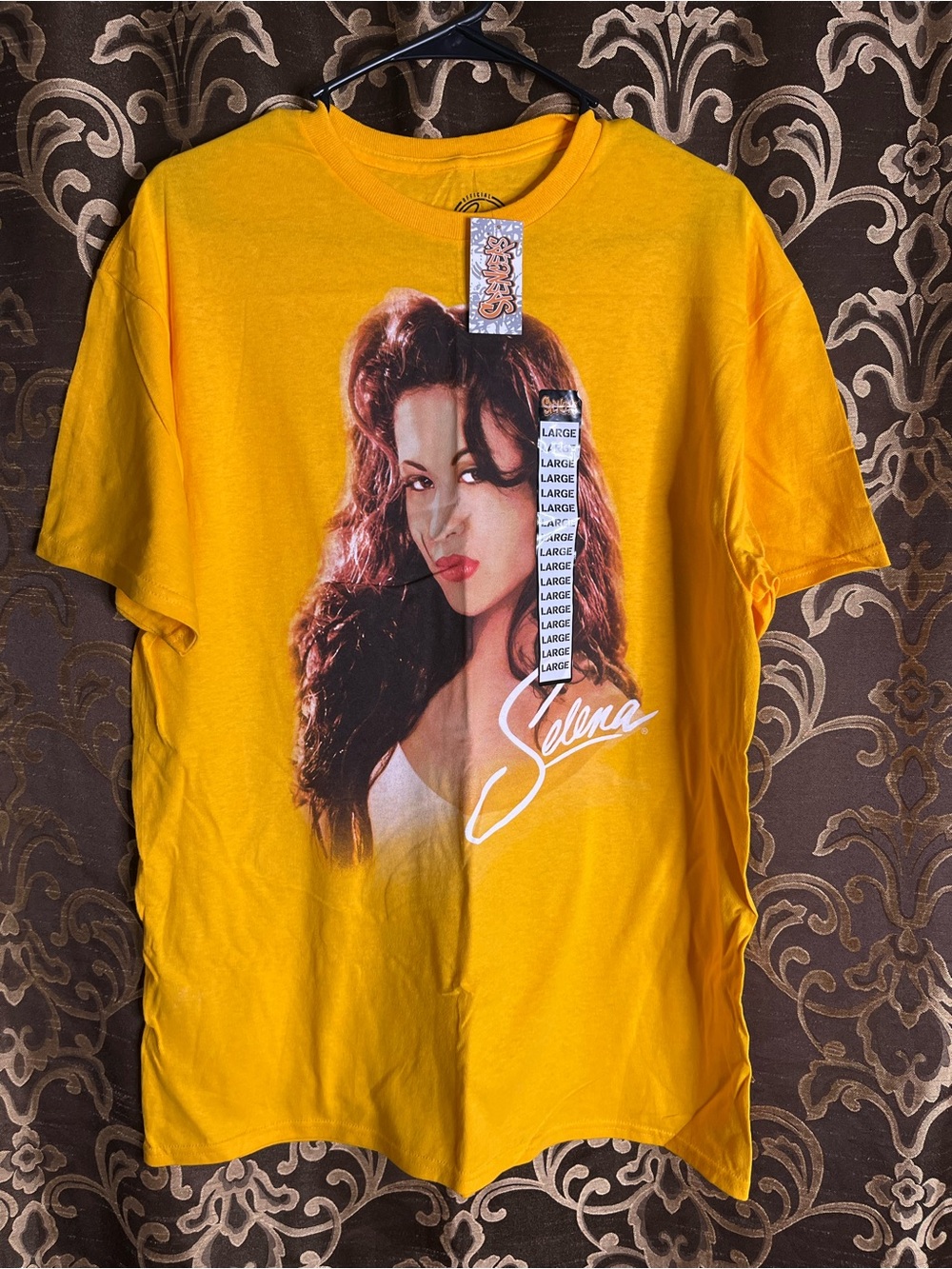 Men’s Selena Quintanilla Graphic Tees Lot